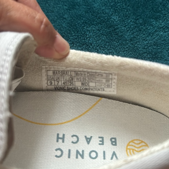 Vionic Beach “Marshall” Canvas Slip On Sneakers NWT&B Vapor (light gray) Size 9W - Picture 6 of 11